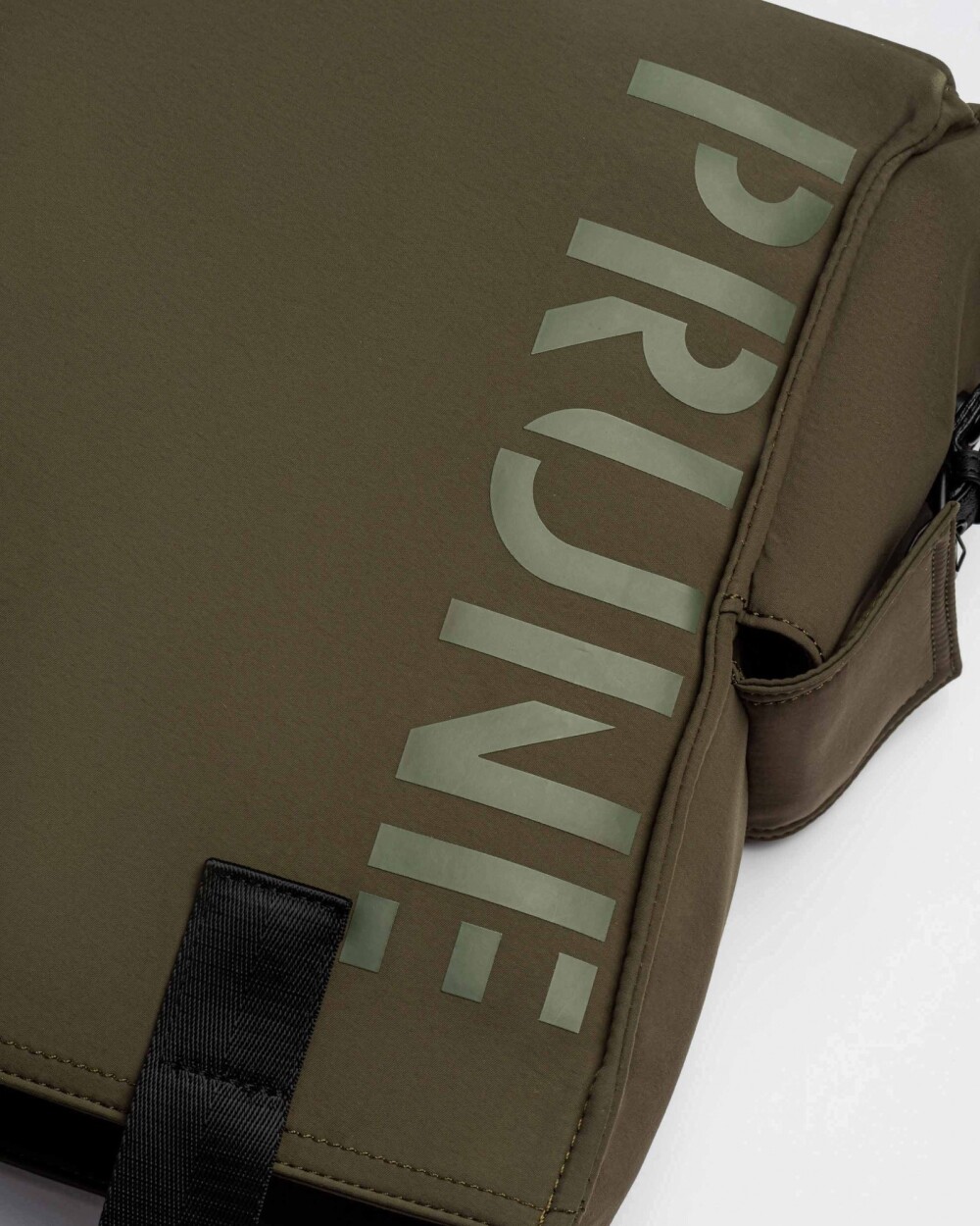 Cartera Al Hombro Light Nylon Negro Verde