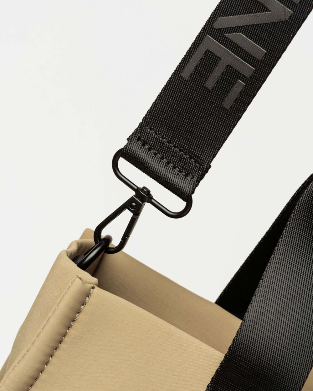 Cartera de mano Flight en nylon Taupe