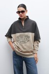 Buzo color block bordado beige
