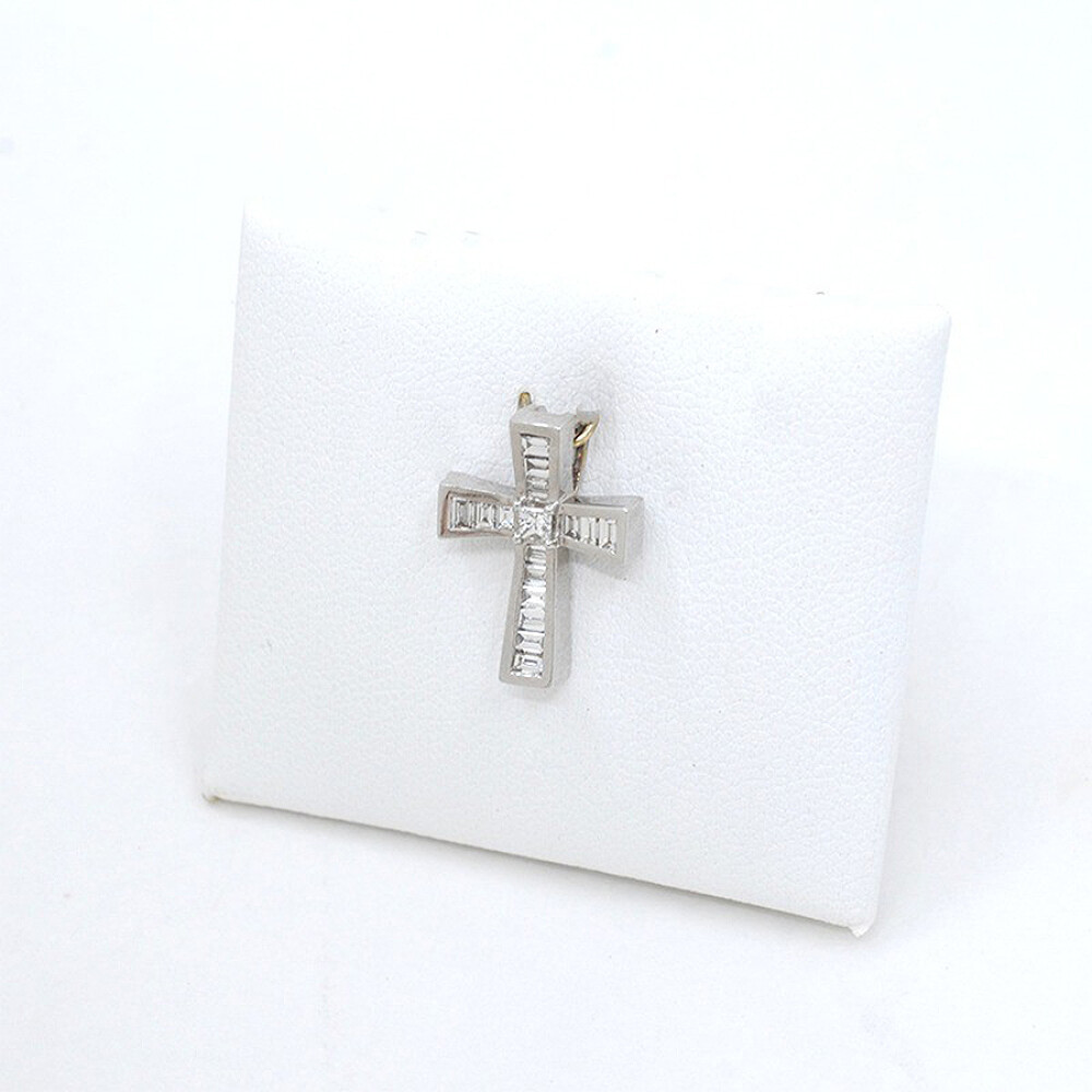Cruz En Oro Blanco 18K Y Brillantes Cruz En Oro Blanco 18K Y Brillantes