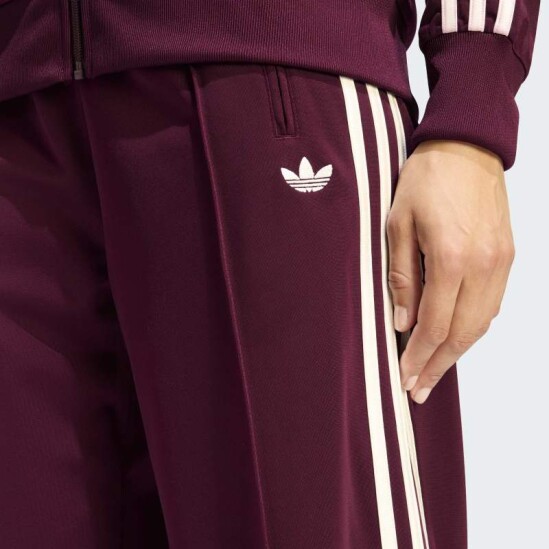 Pantalón Adidas Firebird Loose Rojo