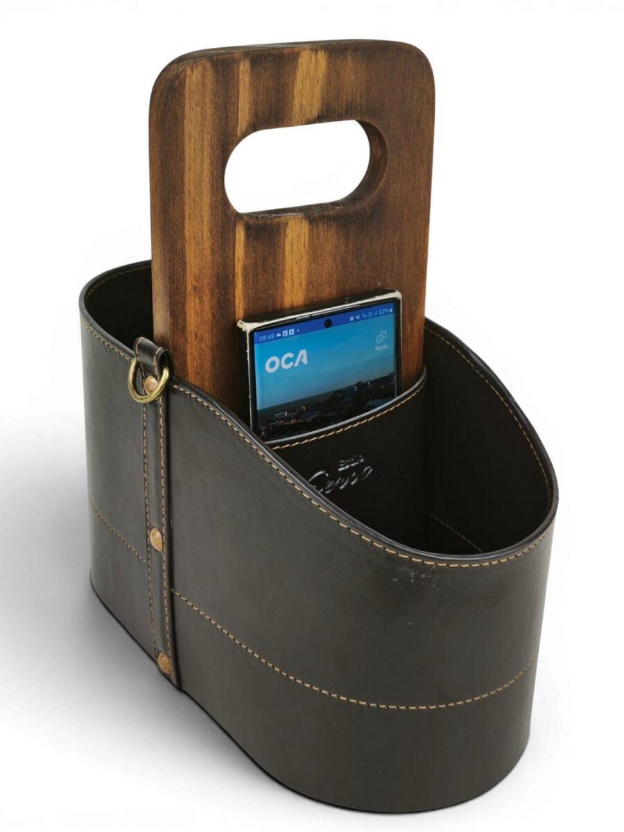 Porta termo y mate en madera con porta celular 