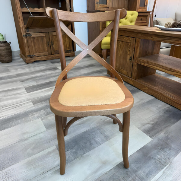 Silla España con asiento en ratan Silla España con asiento en ratan