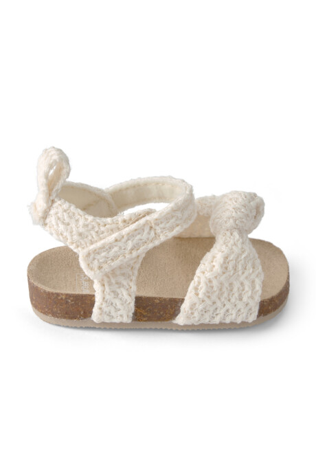 Sandalias crochet con velcro, en color crema Sin color