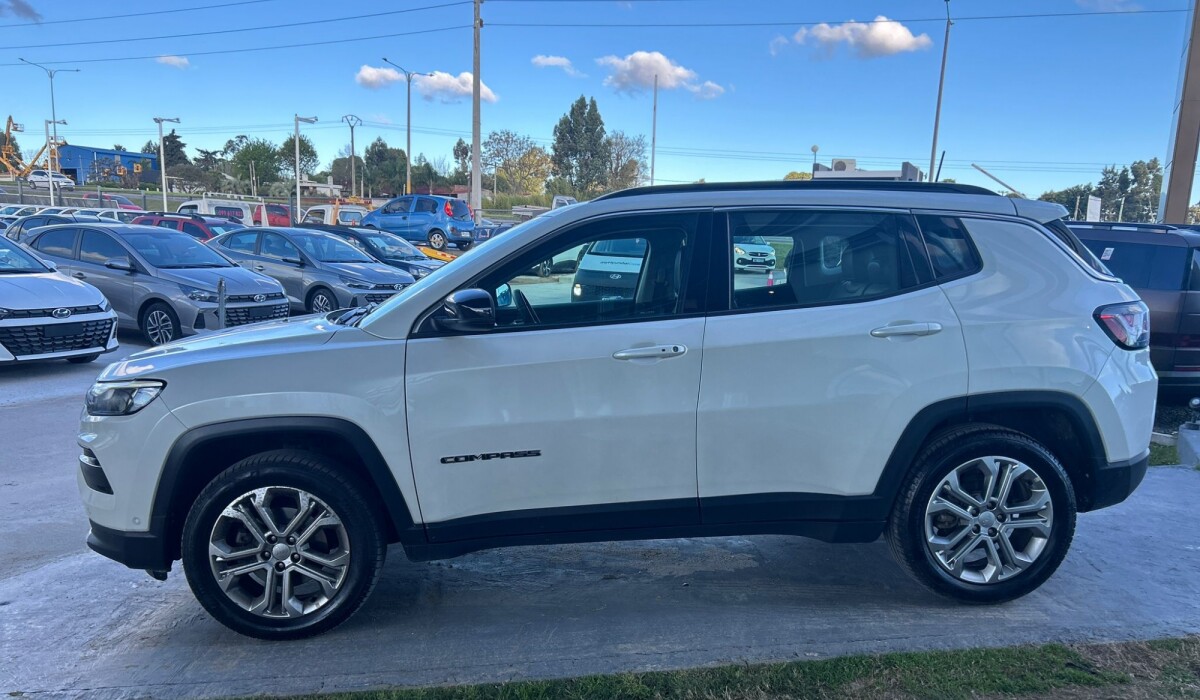 Jeep Compass Longitude 1.3 2023 Jeep Compass Longitude 1.3 2023