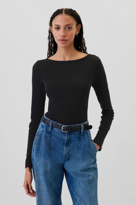 Remera Cuello Bote Mujer True Black