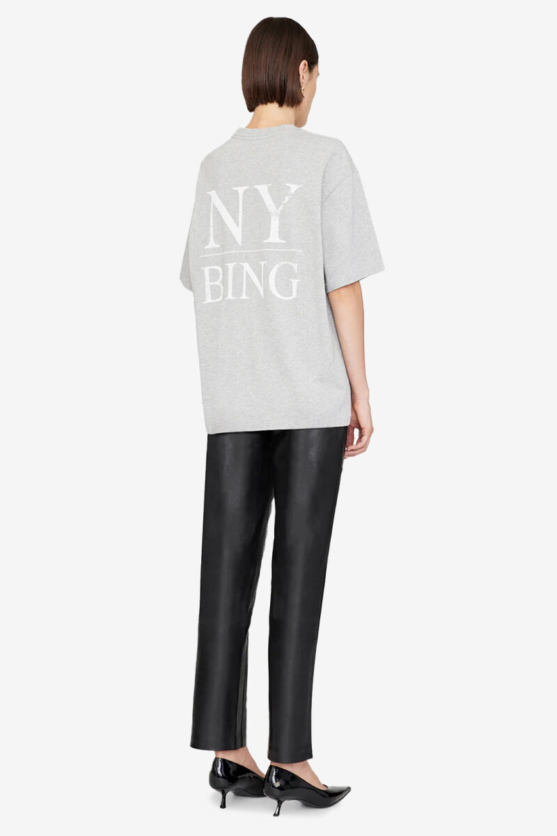 CAMISETA MYERS SERIF NY Gris