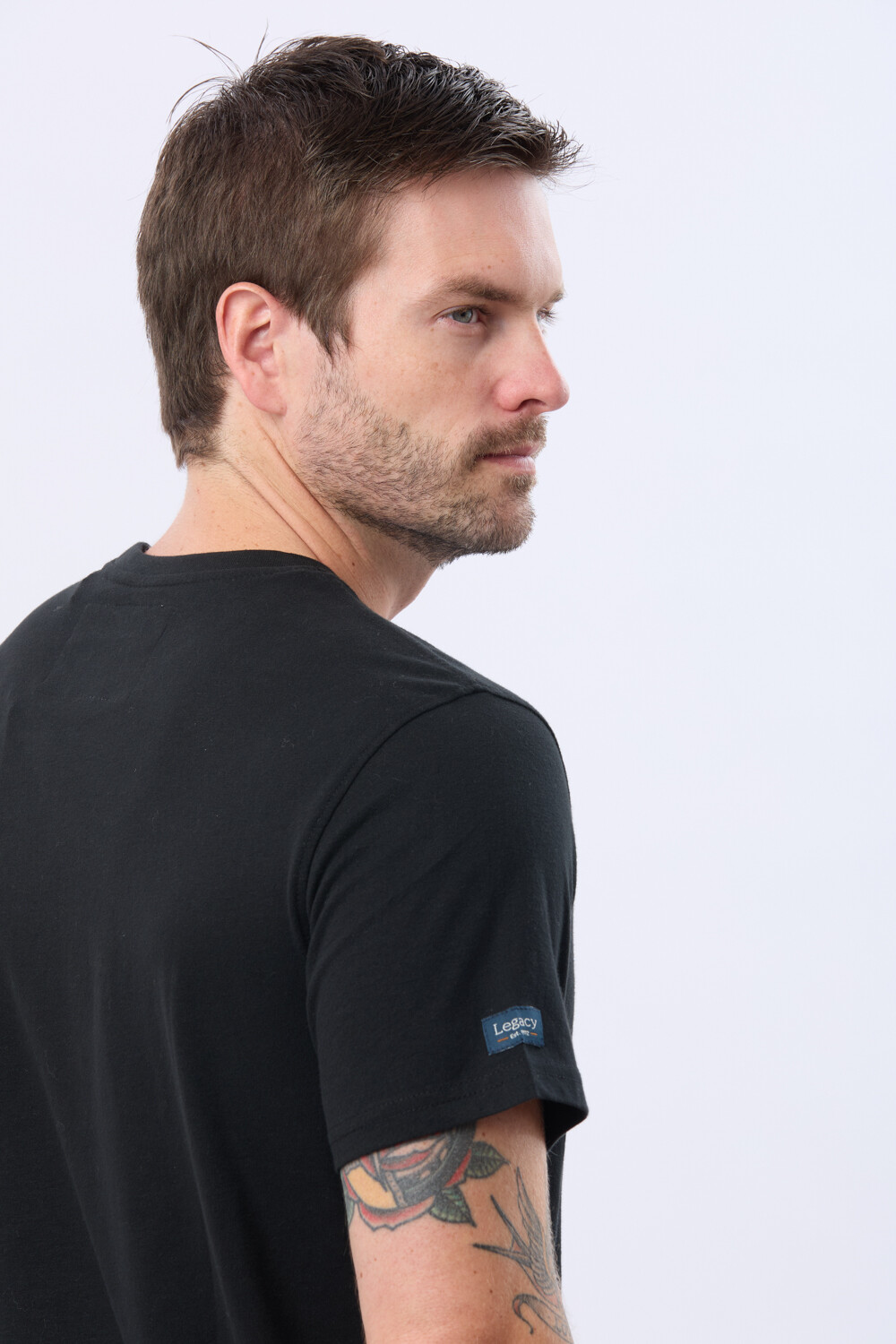 REMERA BÁSICA DE ALGODÓN Negro