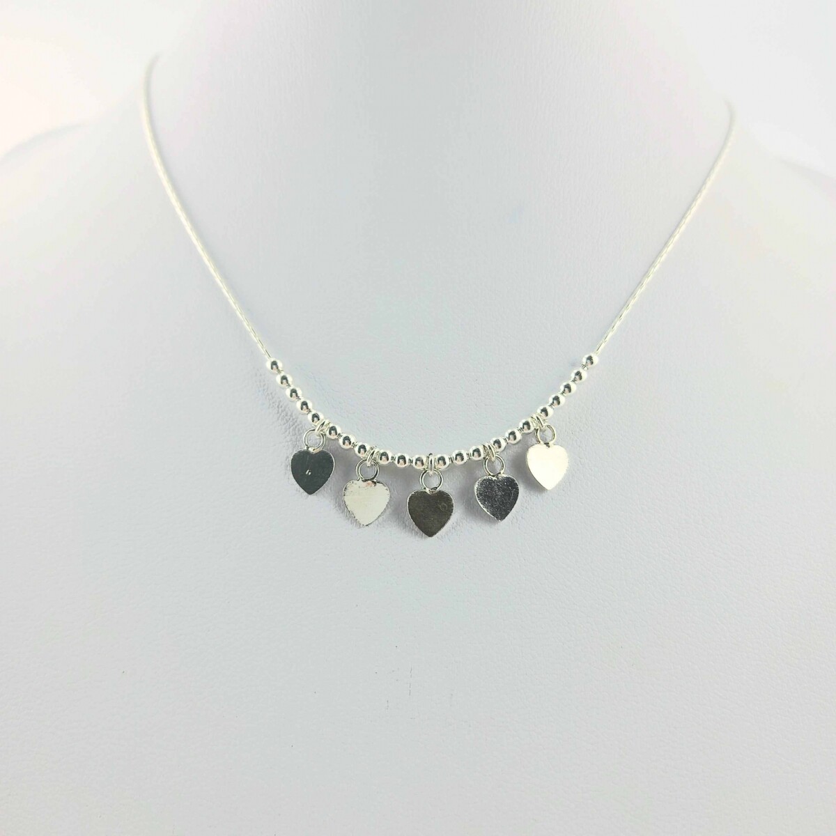 Choker con dijes y cuentas de plata 925. 