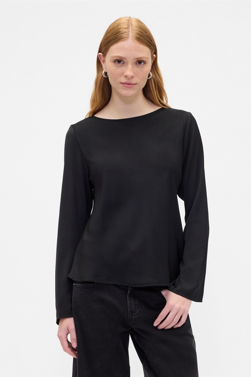 Remera Cuello Bote Mujer True Black V2