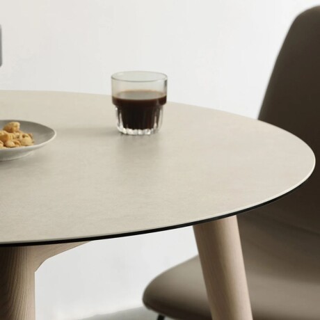 MESA DE COMEDOR BRETTON Marrón - CIRCULAR