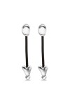 PENDIENTES LARGOS DE CUERO Y ALEACIÓN DE METALES BAÑADOS EN PLATA DE LEY Y CORAZONES Pendiente