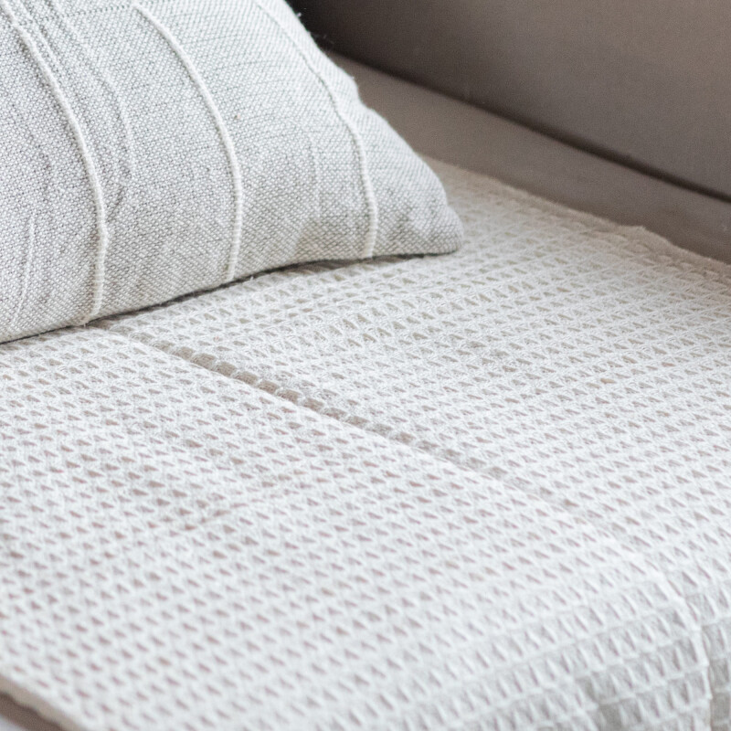 Manta para sillón y cama algodón Marfil waffle 180 x 130 cm