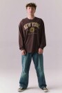 REMERA DE MANGA LARGA NEW YORK Marron