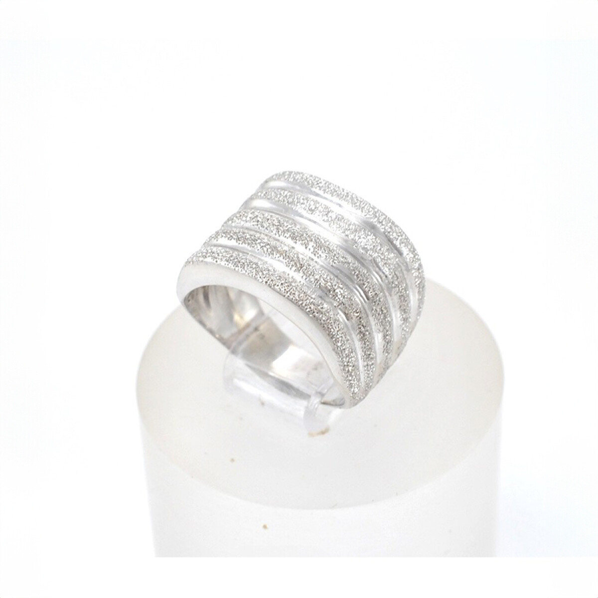 Anillo En Oro 18K, Diamantado. 