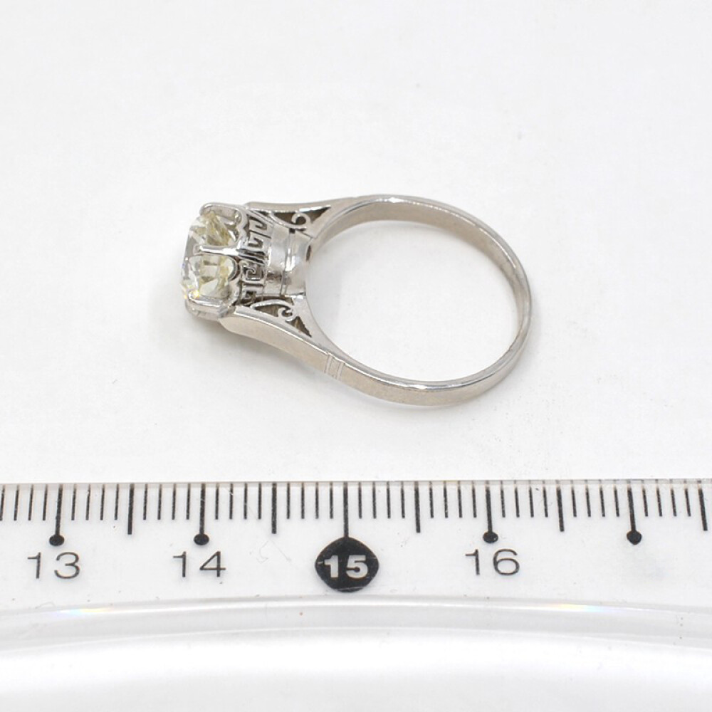 Anillo Antiguo En Platino Con Importante Brillante Central Anillo Antiguo En Platino Con Importante Brillante Central