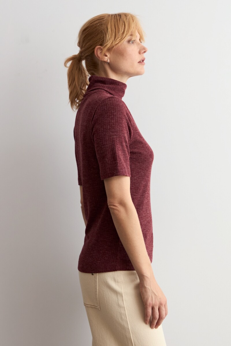 Polera manga corta acanalada bordo melange