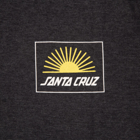 Remera Rise and Shine Santa Cruz - Negro Remera Rise and Shine Santa Cruz - Negro