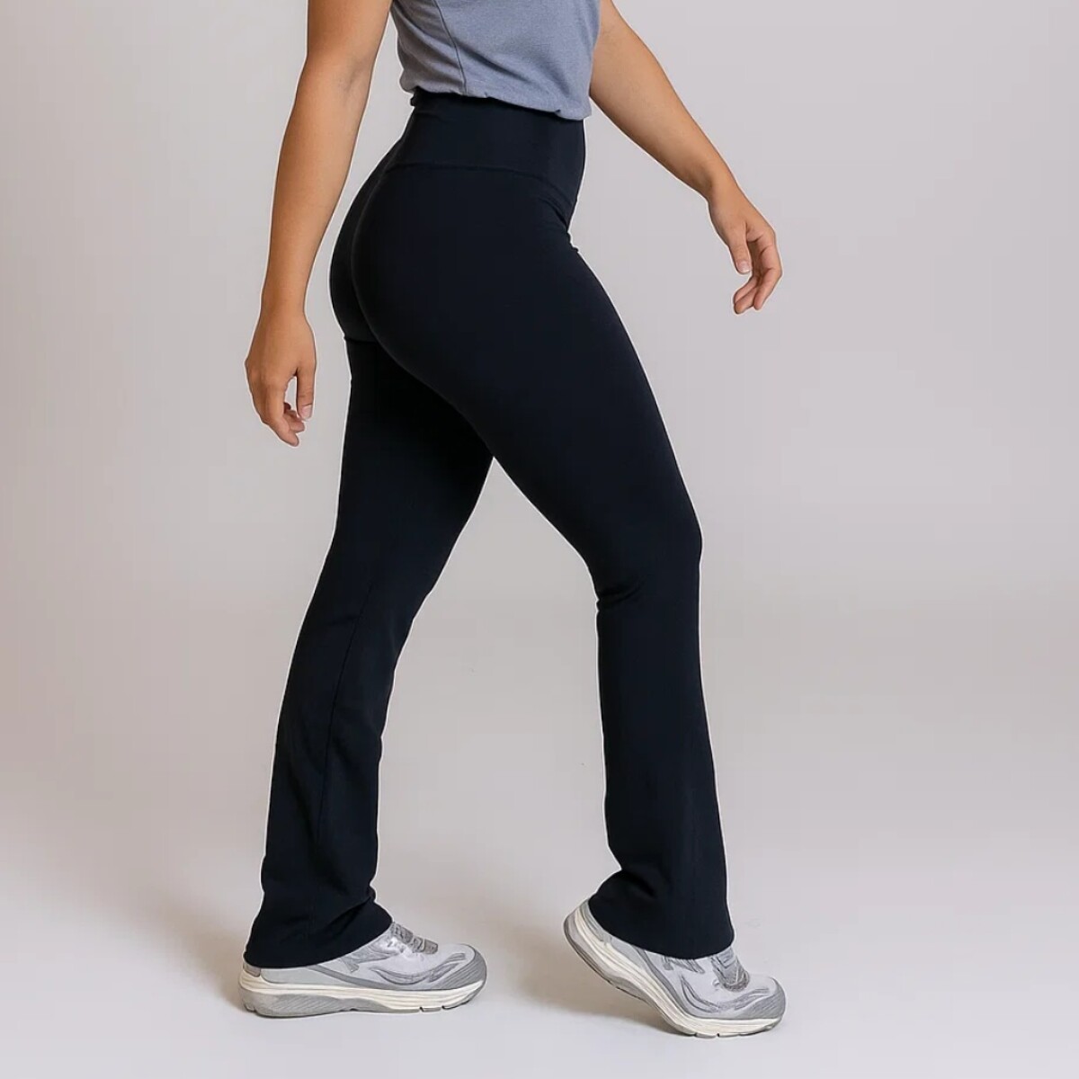 Calza Recta de Lycra Tiro Alto - NEGRO 