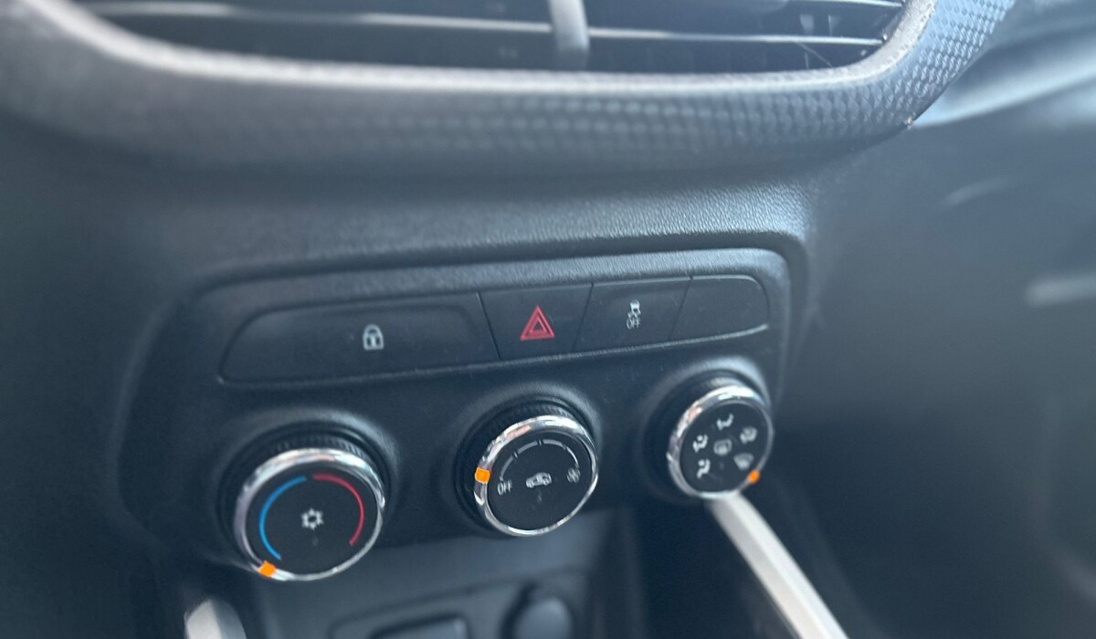 Chevrolet Onix 1.2 LT MT - 2020 Chevrolet Onix 1.2 LT MT - 2020