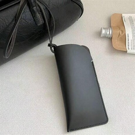 Estuche colgante para lentes cuerina Negro