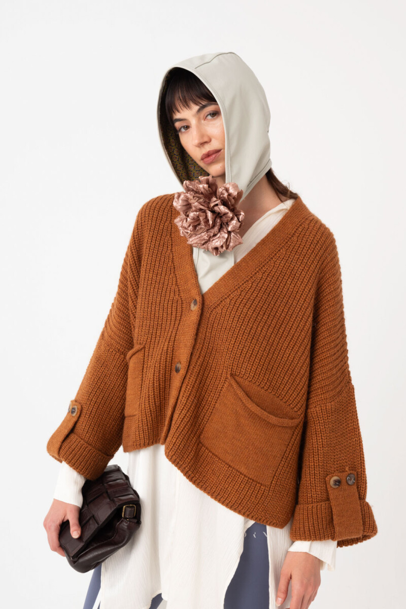 CARDIGAN CON BOTONES Ocre