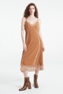 VESTIDO TERCIOPELO Camel