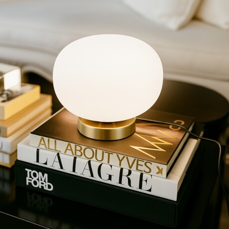 ARTEFACTO DECORATIVO DE<br /> ARTEFACTO DECORATIVO DE MESA NORWOOD - GOLD<br /> MESA NORWOOD - GOLD Lámpara de Mesa Norwood Dorada para Interior