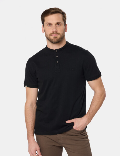 REMERA LISA CUELLO MAO Negro