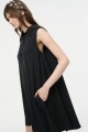 VESTIDO CORTO CON CUELLO Negro