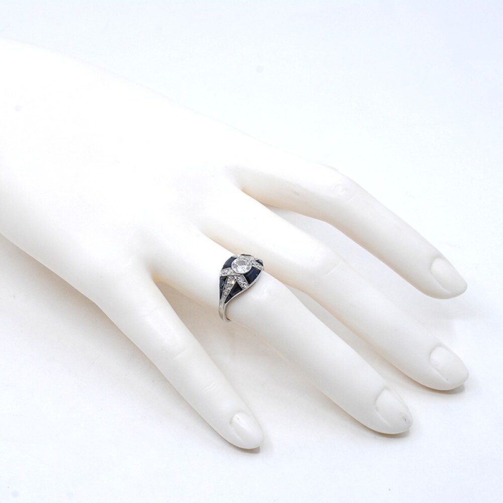 Anillo de platino brillantes, diamantes y zafiros sinteticos. Anillo de platino brillantes, diamantes y zafiros sinteticos.