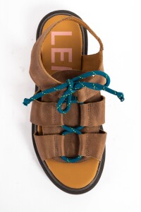 Sandalias Cuero Con Cordón Chocolate
