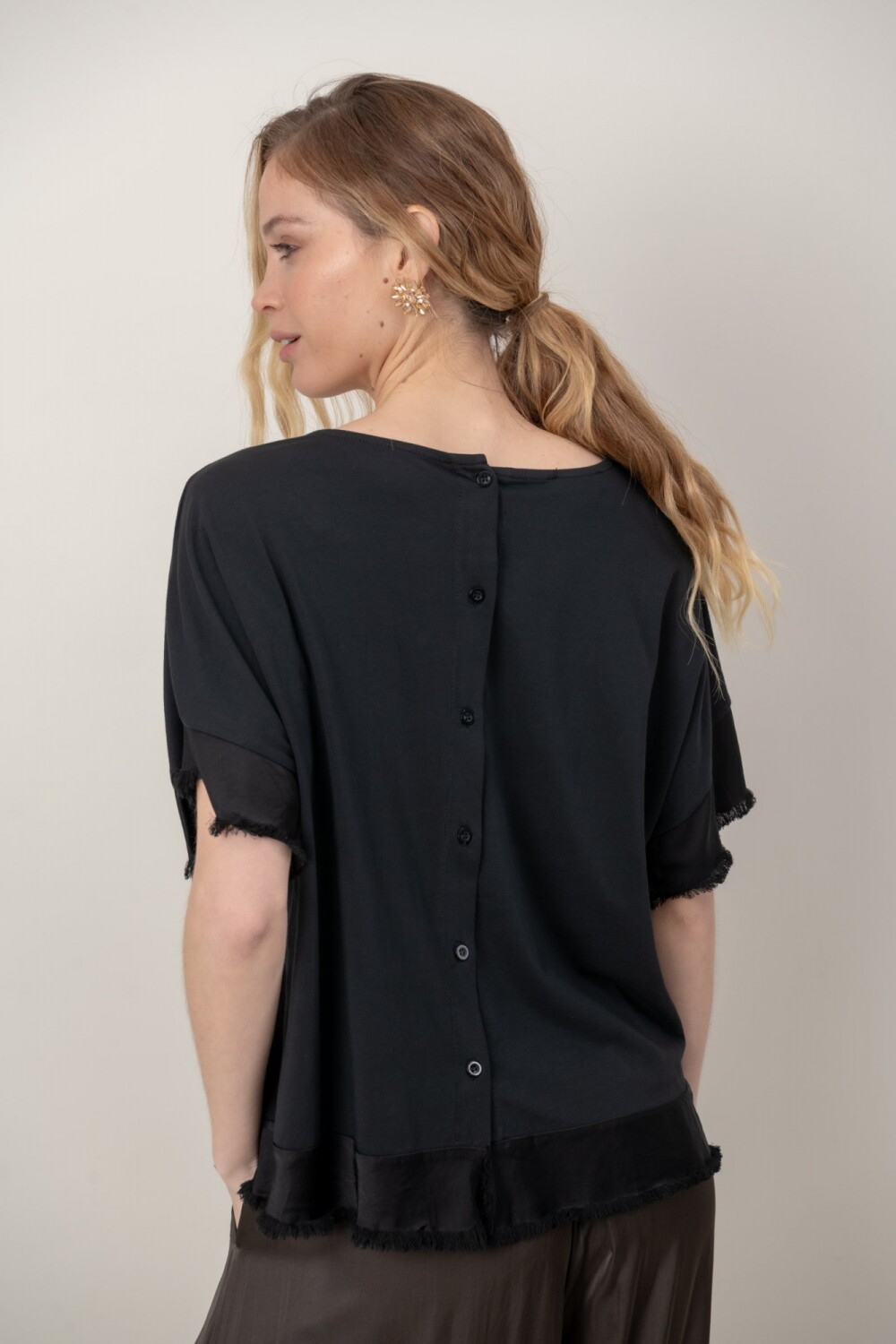 REMERA DIANNE Negro