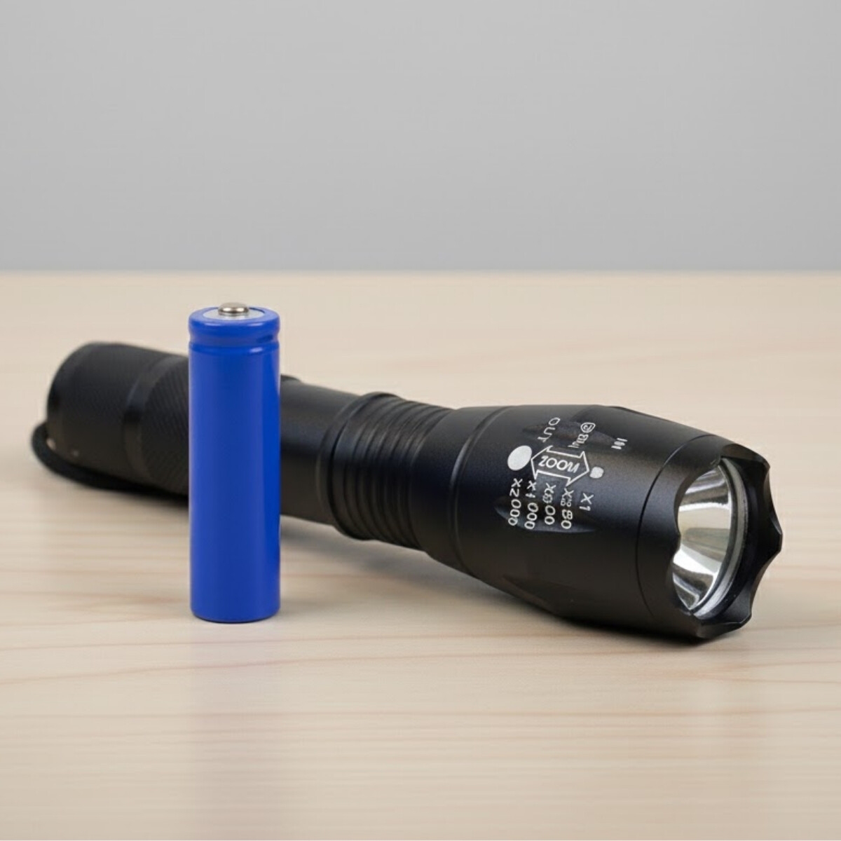 Linterna recargarable 10 W con cargador y batería - NEGRO 