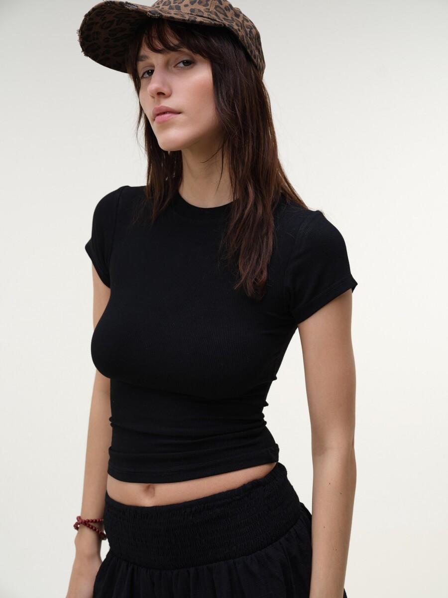 Remera Entallada Rib - Negro 