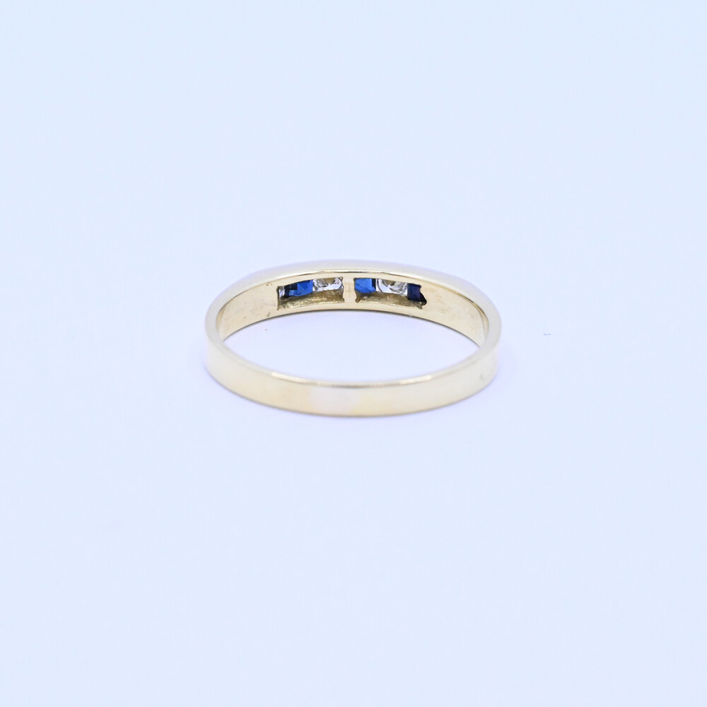 Anillo medio sin fin oro 18k con zafiros y brillantes. Anillo medio sin fin oro 18k con zafiros y brillantes.