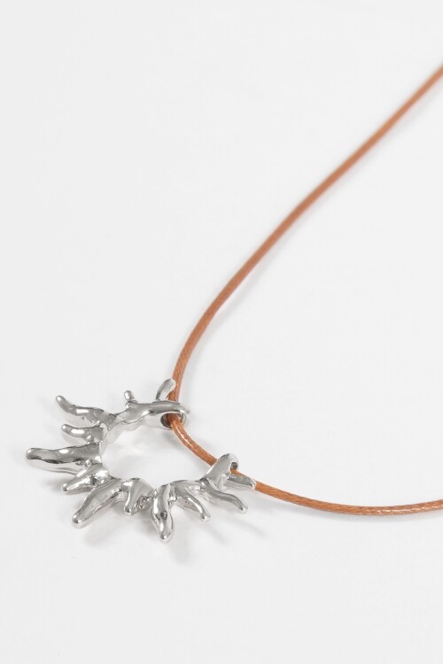 Collar cordón dije sol plateado