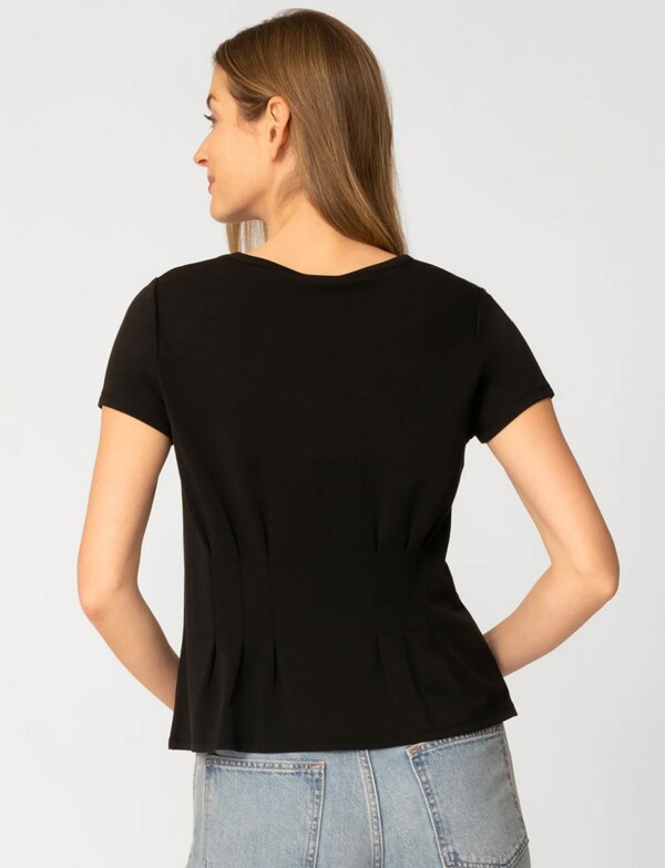 Remera Alforzas NEGRO