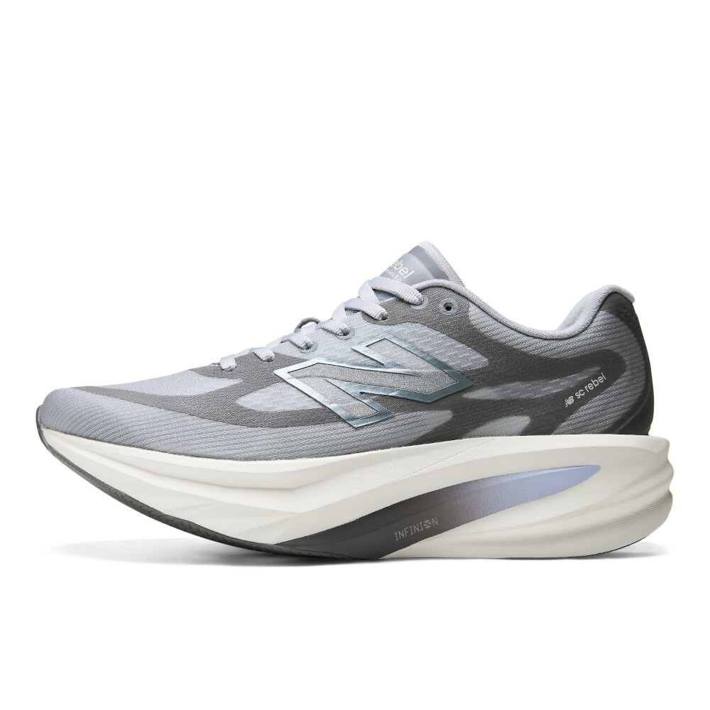Zapatillas Running Supercomp Rebel V1 Mujer Grey