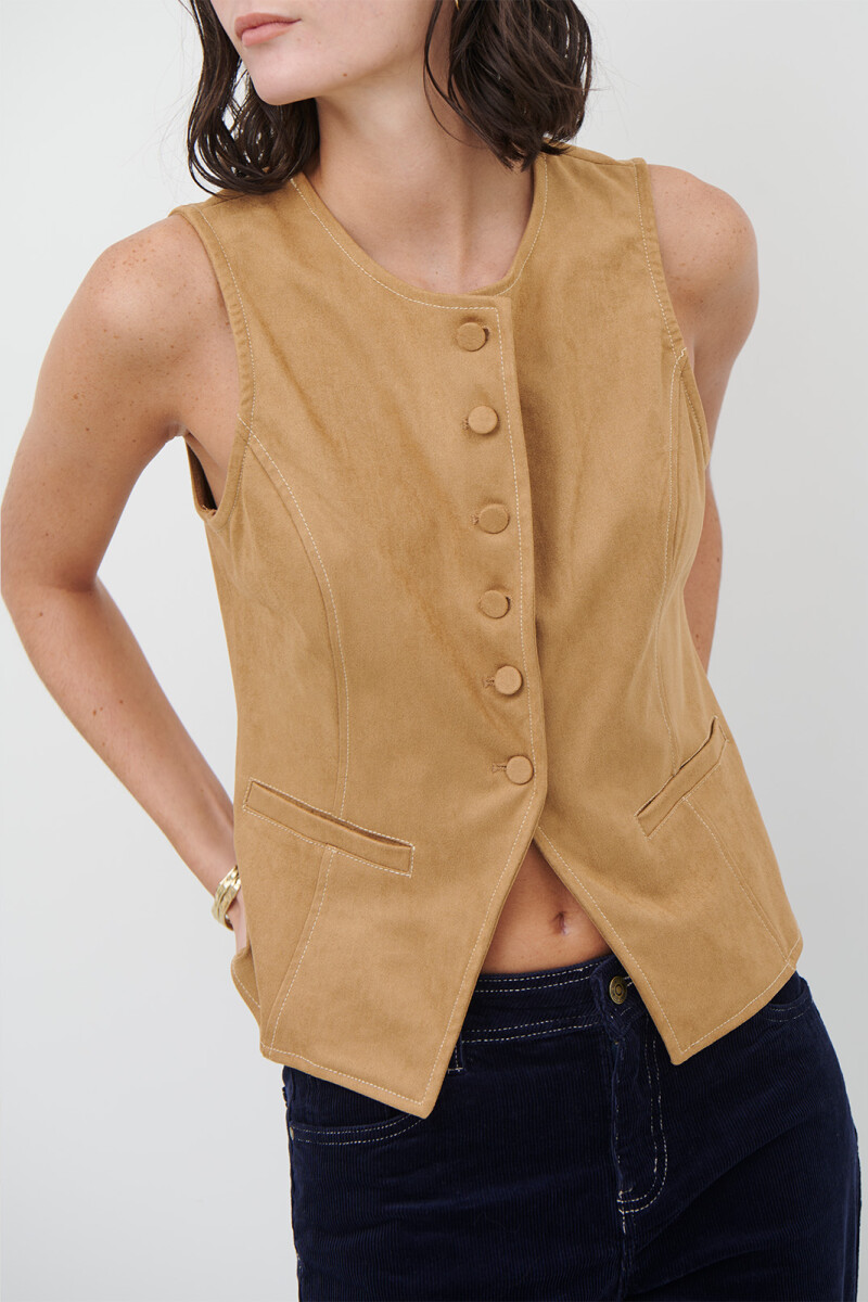 CHALECO SUEDE CARAMELO