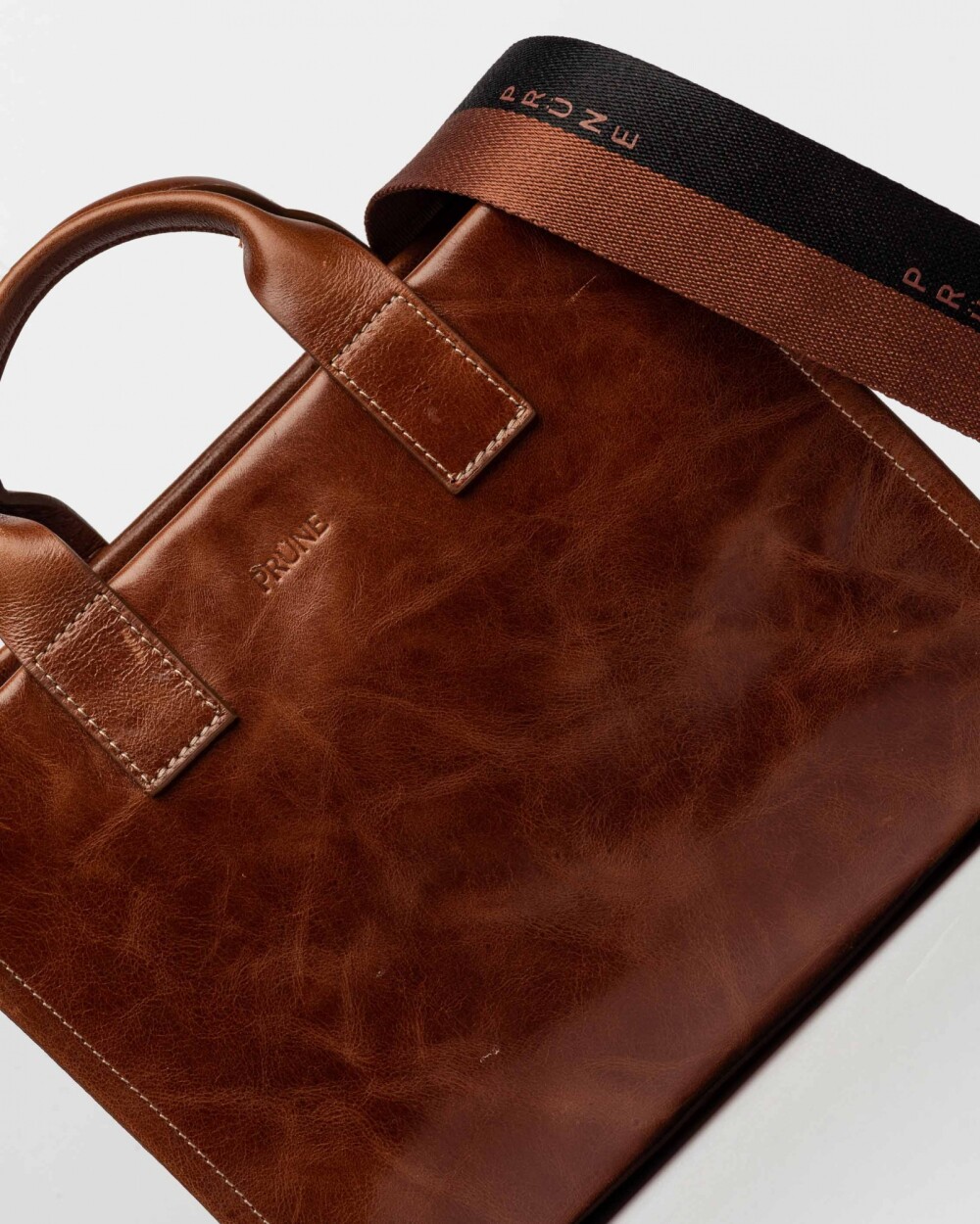 Cartera de Mano Capri En Cuero Liso Cuoio