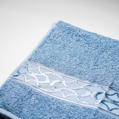 TOALLA DE BAÑO CELESTE