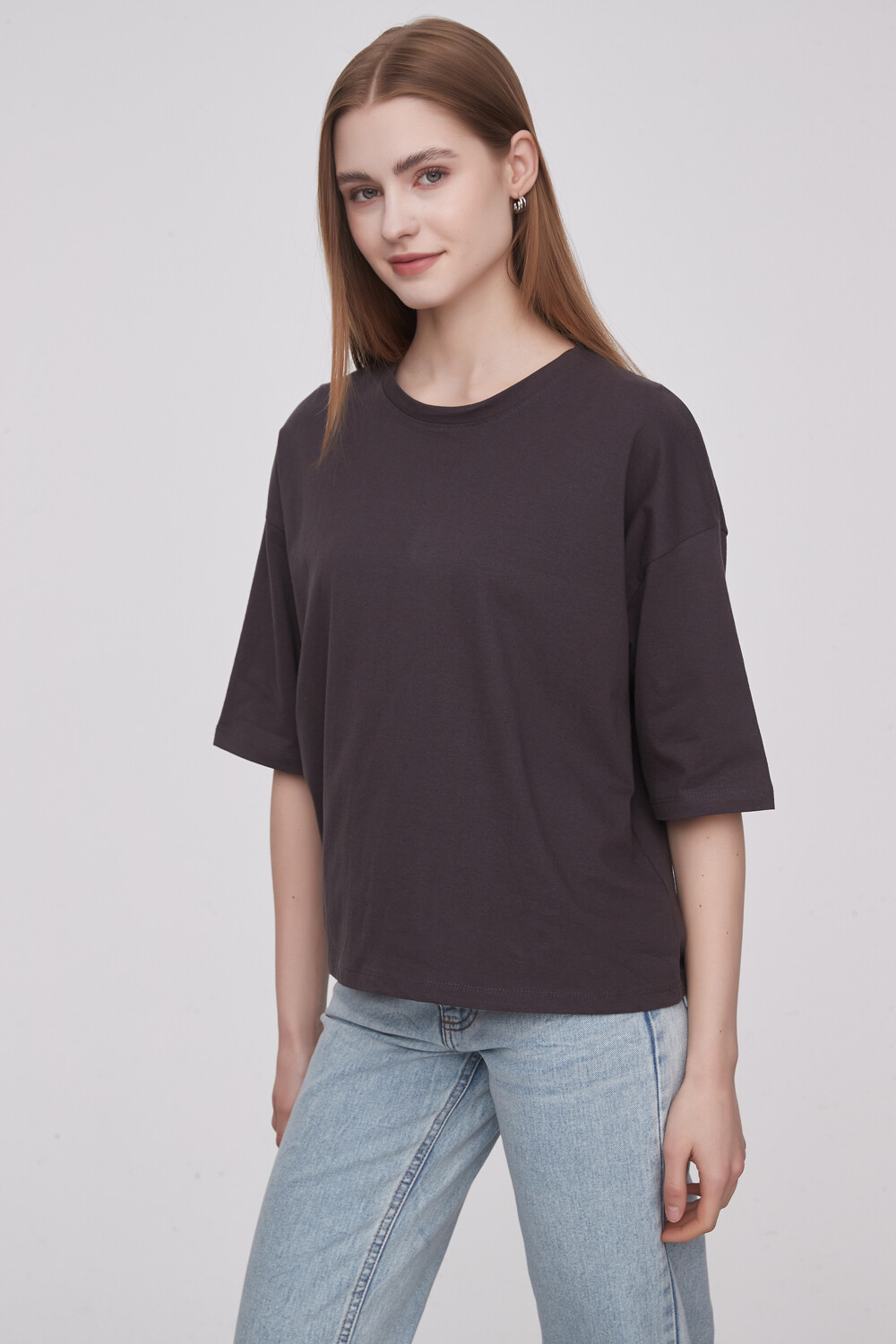 Remera Ahrnia Gris Oscuro