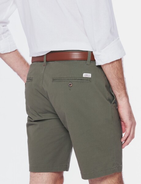 BERMUDA CLÁSICA CON SPANDEX Verde