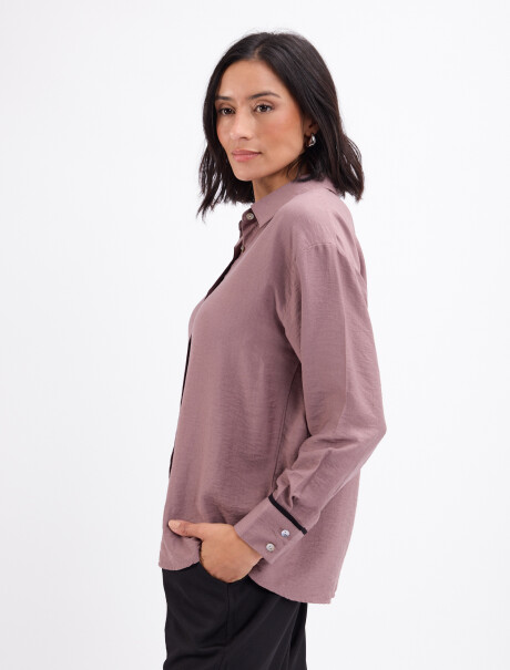 Camisa con vivos malva