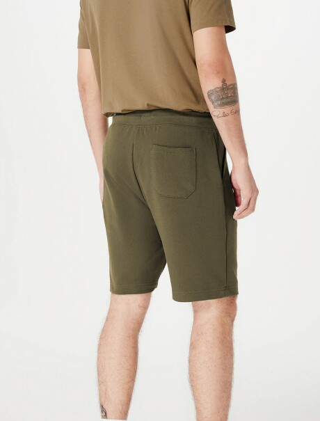 BERMUDA BÁSICA MASCULINA CON ELÁSTICO VERDE OSCURO
