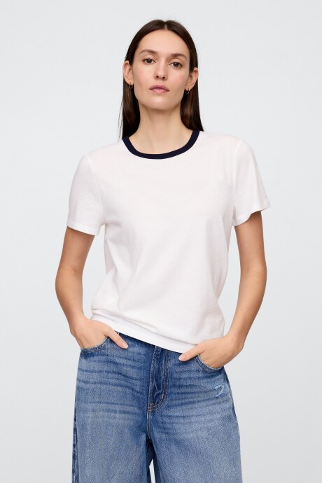 Remera Básica Cuello Redondo Mujer White Uk