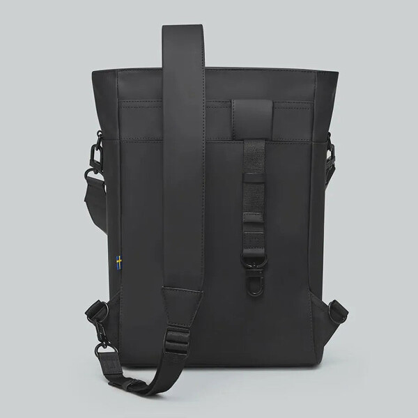 Mochila Gaston Luga Tate 11L Bolsillo Laptop Notebook 13" Color Negro