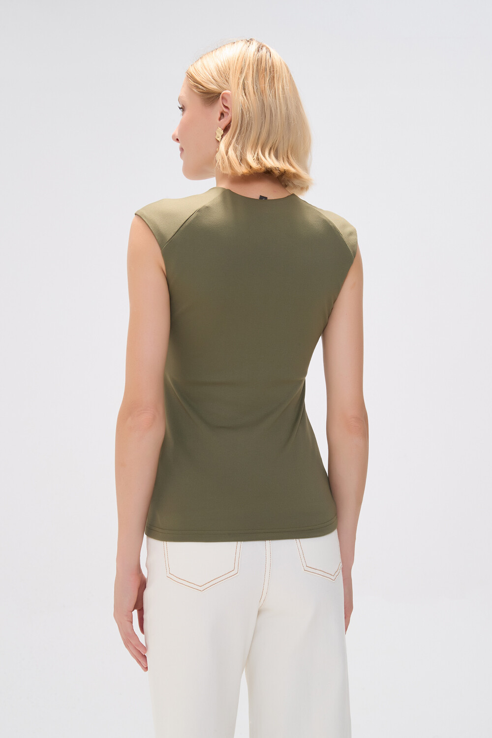 Musculosa Clia Verde Oliva Oscuro