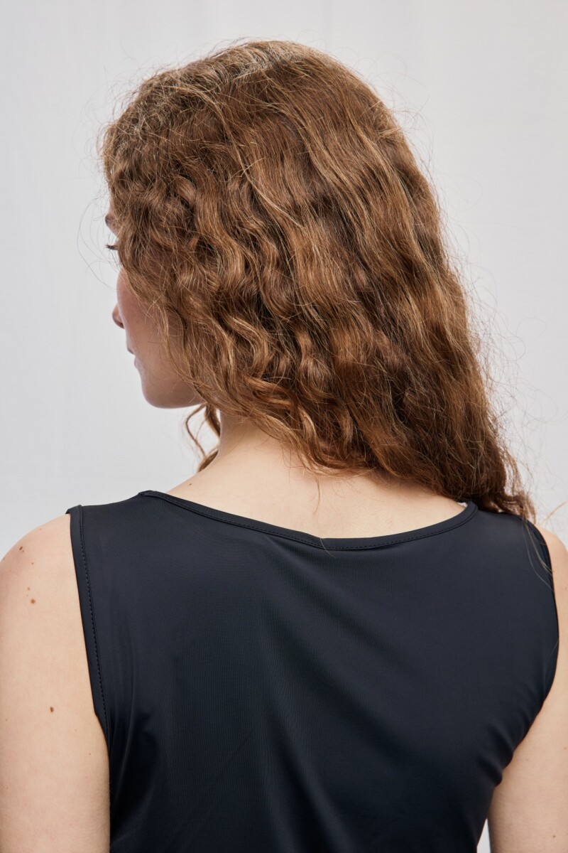 REMERA VANA Negro